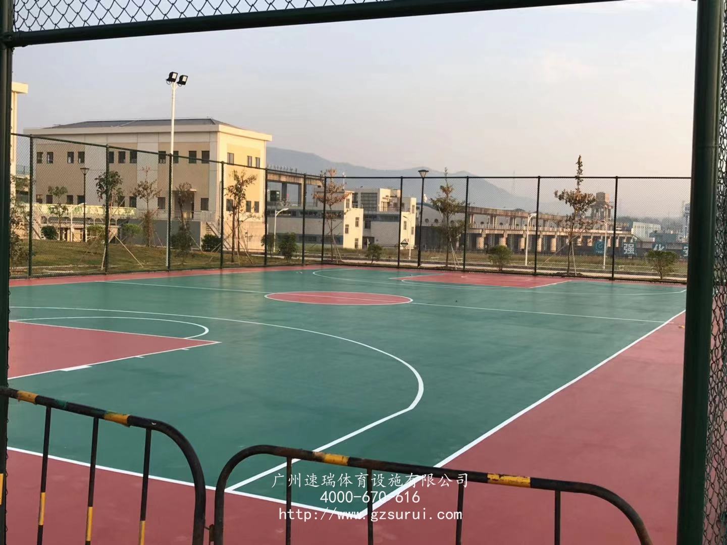 韶關(guān)水電站丙烯酸球場(chǎng)加圍網(wǎng)